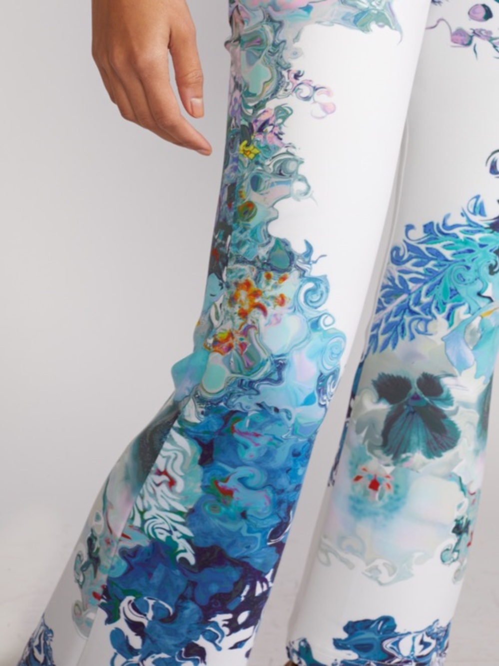 Cynthia Rowley Hourglass Floral Bonded Pants in white flora vibrant flare design